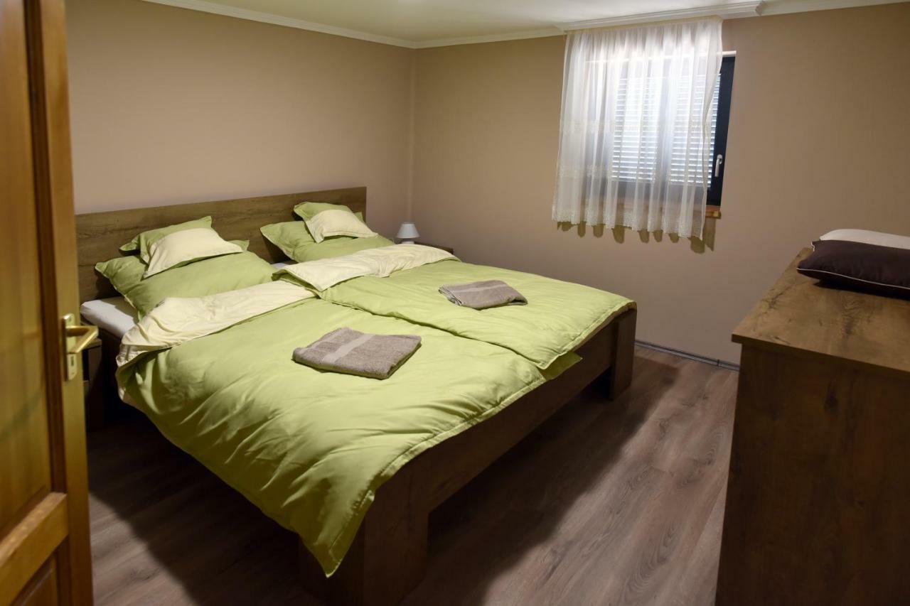 Siraly Apartman Hajdúnánás Εξωτερικό φωτογραφία
